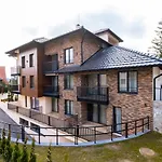“Apartment Golden Peace”